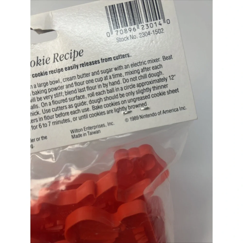 NEW Vintage Wilton Nintendo Super Mario Bros Cookie Cutters Set Of 4 1989